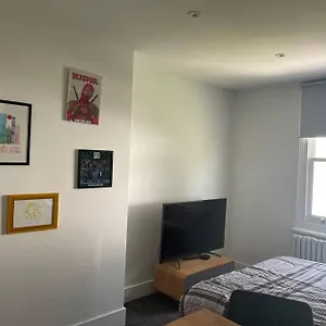 Apartment 5 Mins From The, Brighton